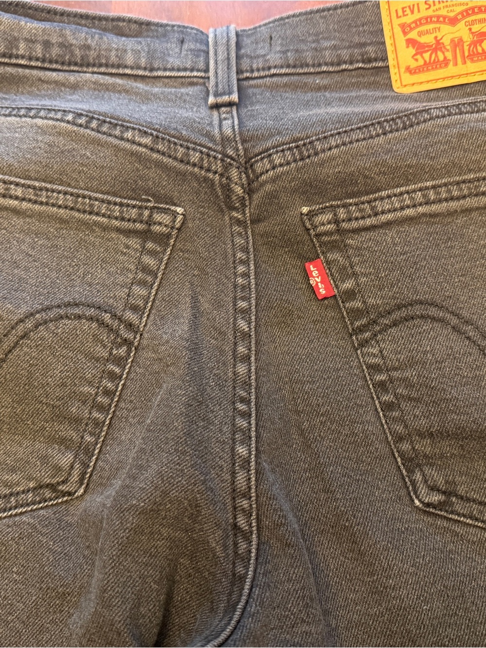 Levi's Black Washed Cropped Jeans - Picture 7 of 8